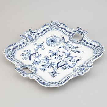 A Porcelain tray and cake stand, Meissen, 20th Century.
