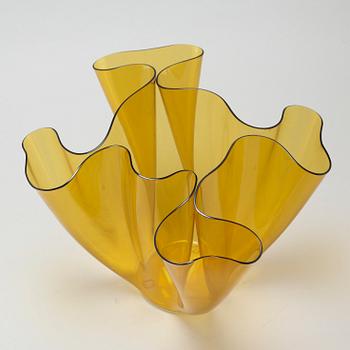 A "Cartoccio" glass vase, designed by Pietro Chiesa for Fontana Arte, unsigned.