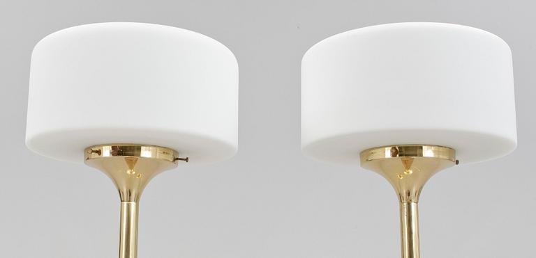 GOLVLAMPOR, ett par, mässing, 1960/70-tal.