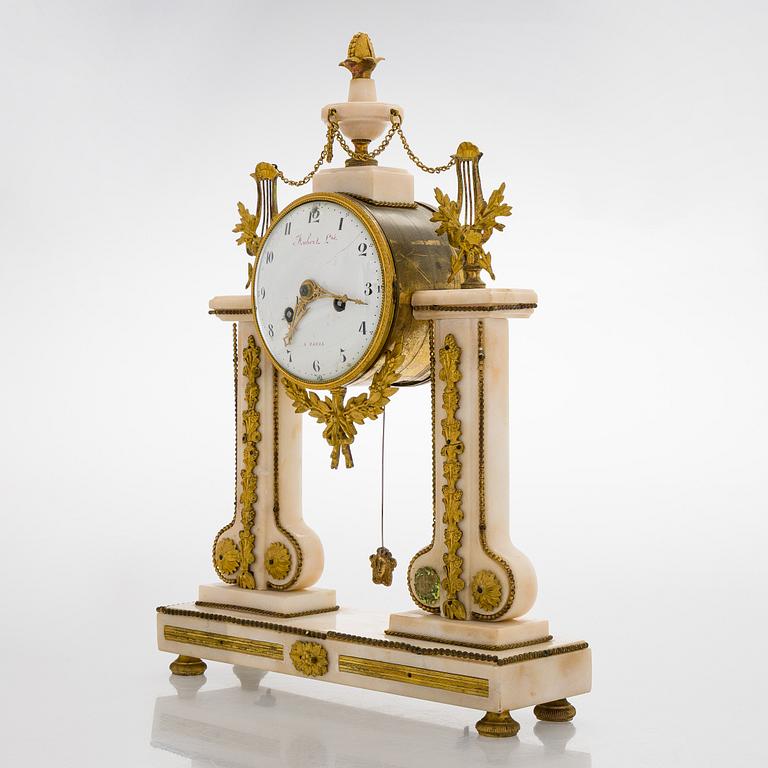 Mantle clock, marble, gilt metal, Aubert L´ne, Paris.