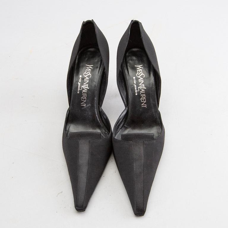 YVES SAINT LAURENT, pumps.