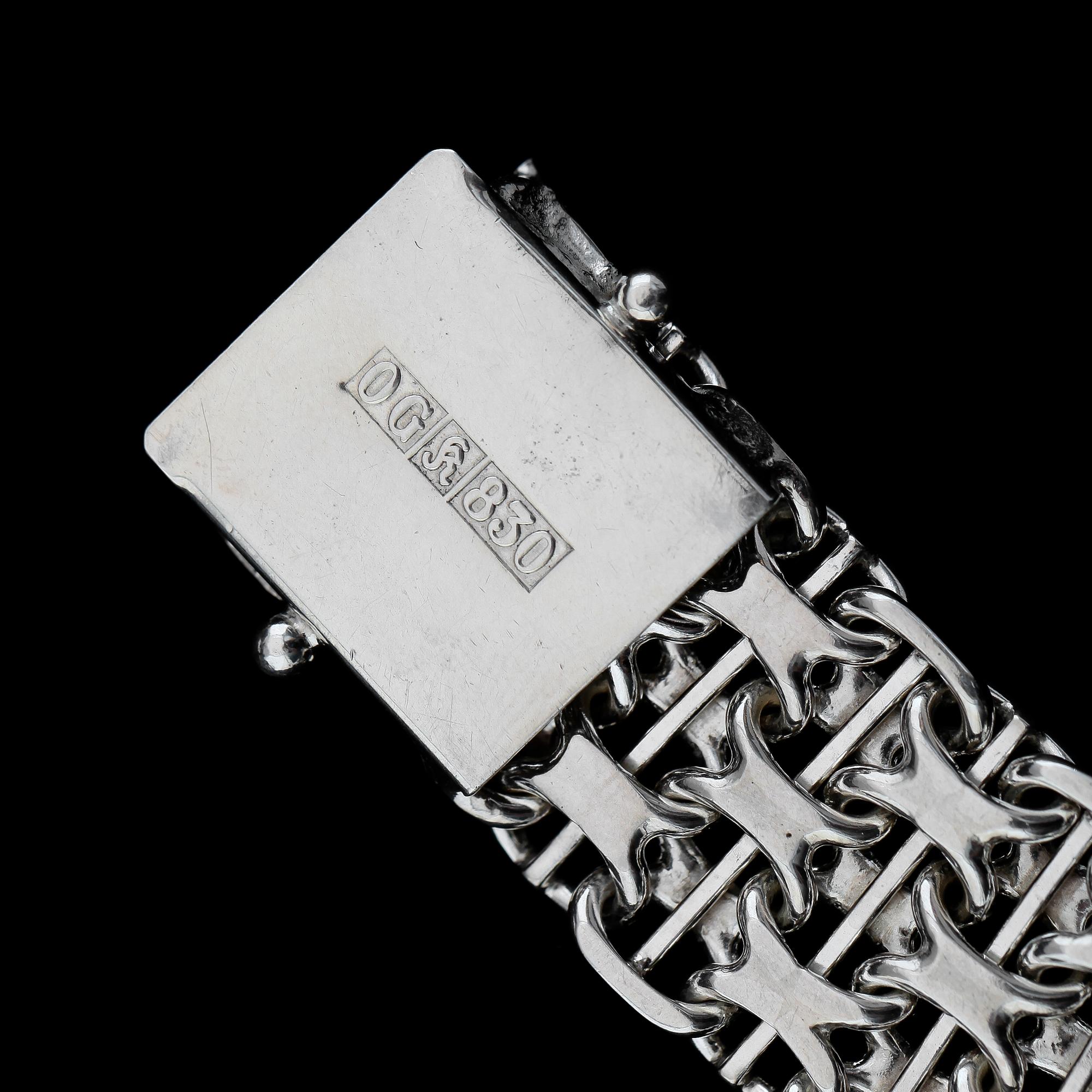 COLLIER OCH ARMBAND, silver. Total vikt ca 105 g.