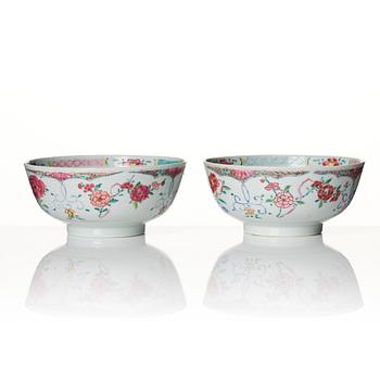 A pair of famille rose bowls, Qing dynasty, Qianlong (1736-95).