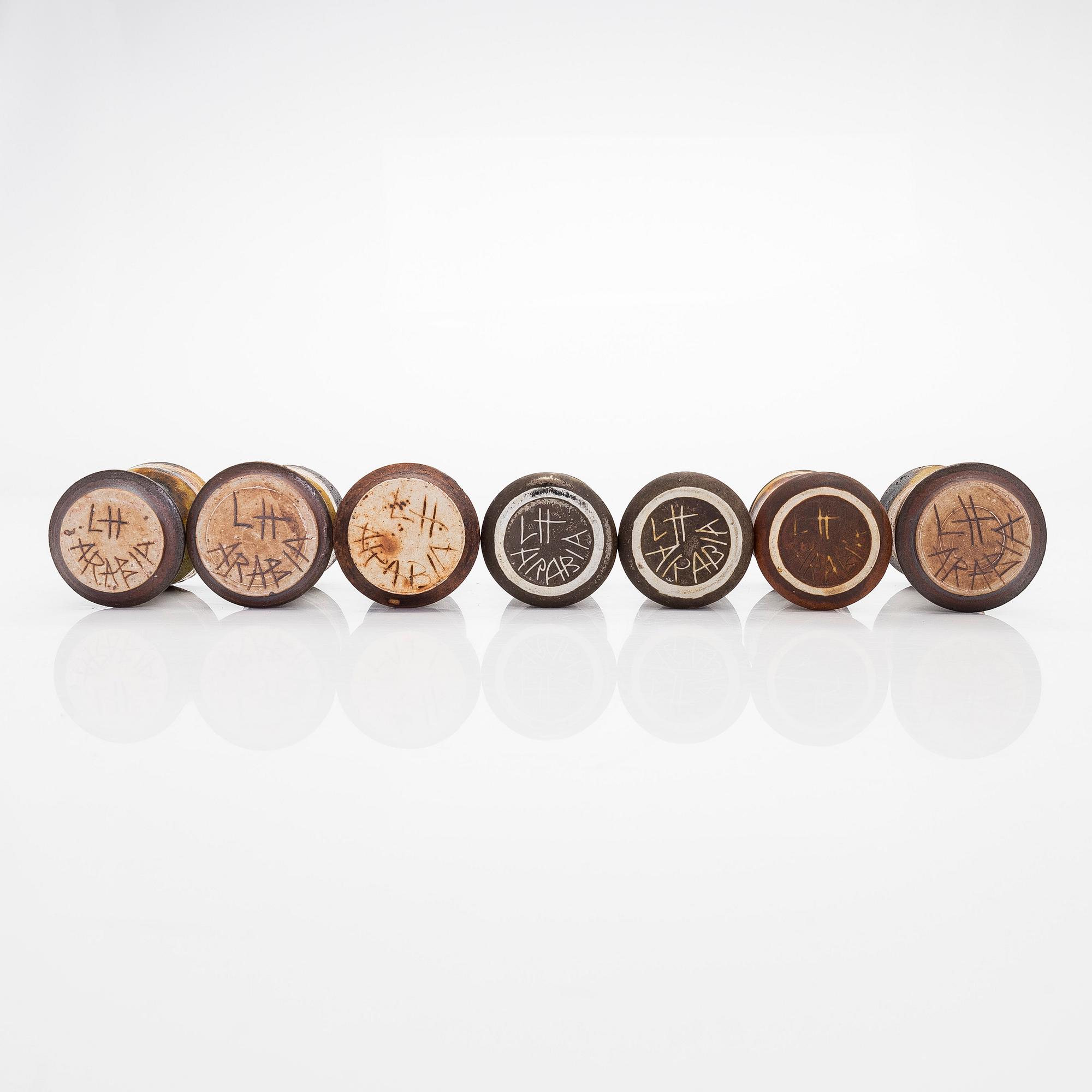 Liisa Hallamaa, munakuppeja, 7+3 kpl, kivitavaraa, signeerattu LH Arabia.