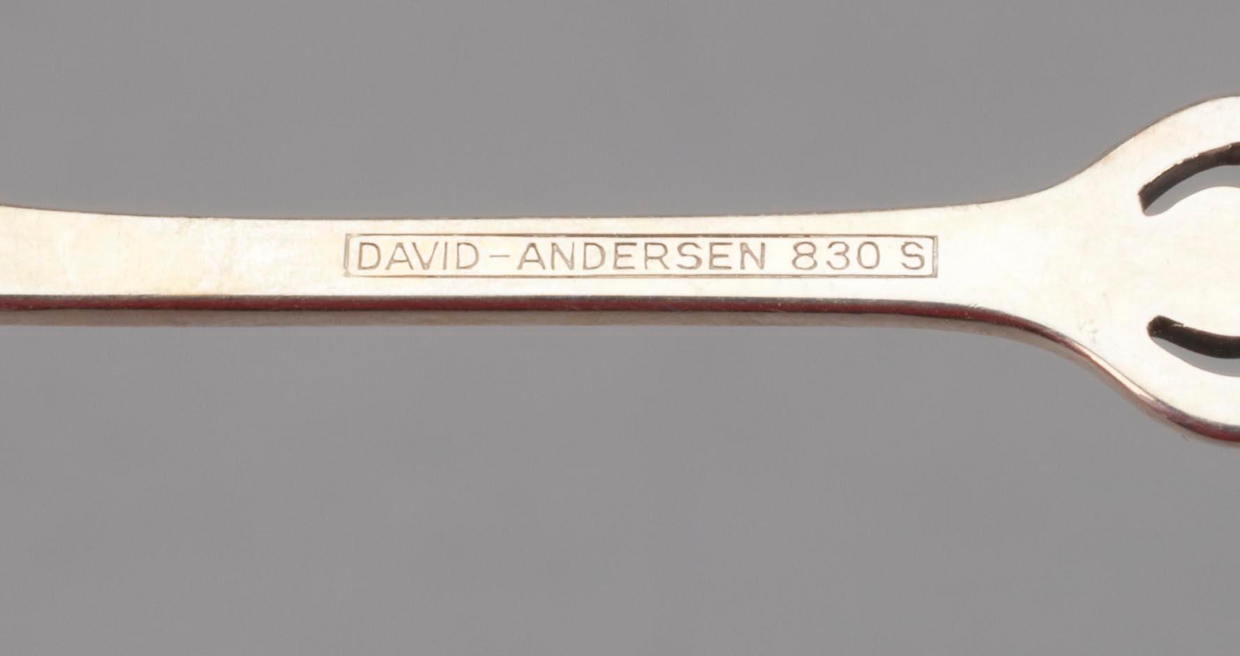 TESKEDAR, 12 st. 813 silver. David Andersen, Oslo, Norge 1950/60 l. Vikt129 g.