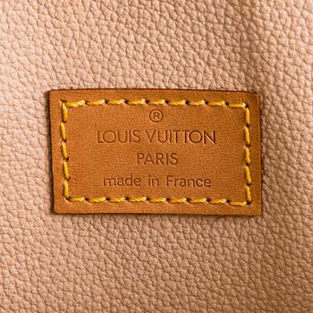 Louis Vuitton, Monogram Canvas 'Sac Plat Tote' Bag.