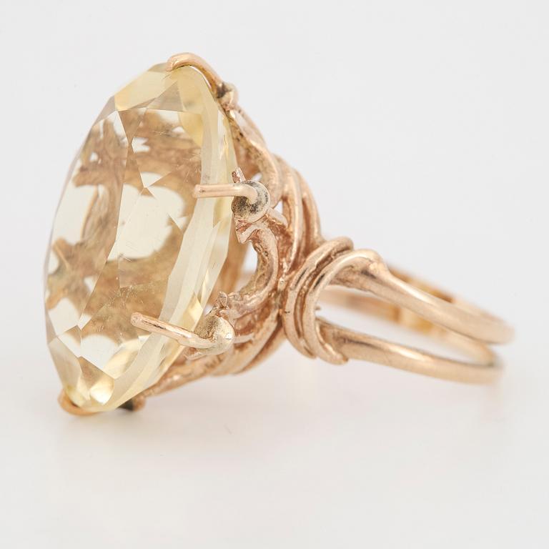 Citrine and gold cocktail ring.