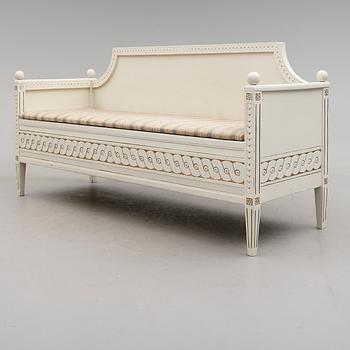 SOFFA, sengustaviansk, omkring år 1800.