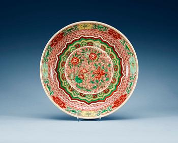 1404. A wucai dish, Qing dynasty, Kangxi (1662-1722).