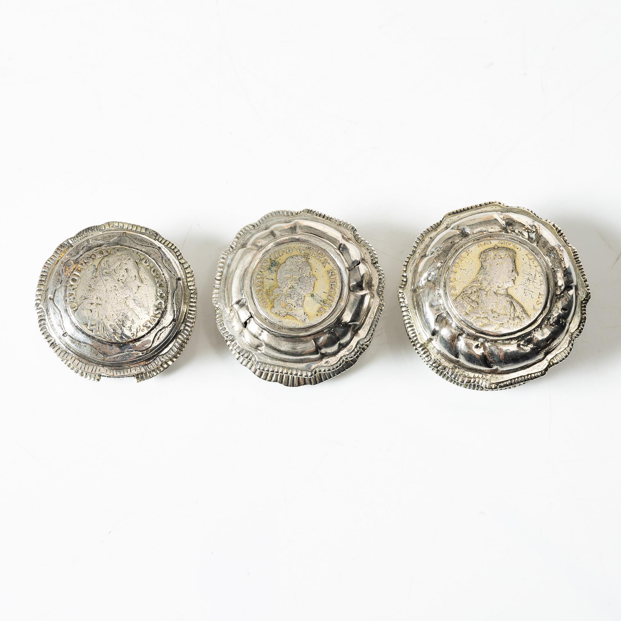 A set of three 18th/19th century silver snuff boxes.
