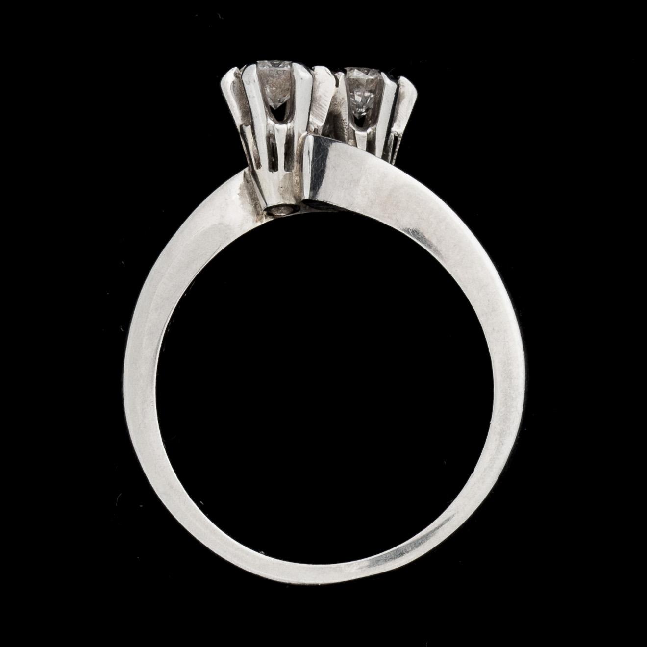 RING, 18k vitguld med briljantslipade diamanter ca 0,40ct. Vikt ca 4g.