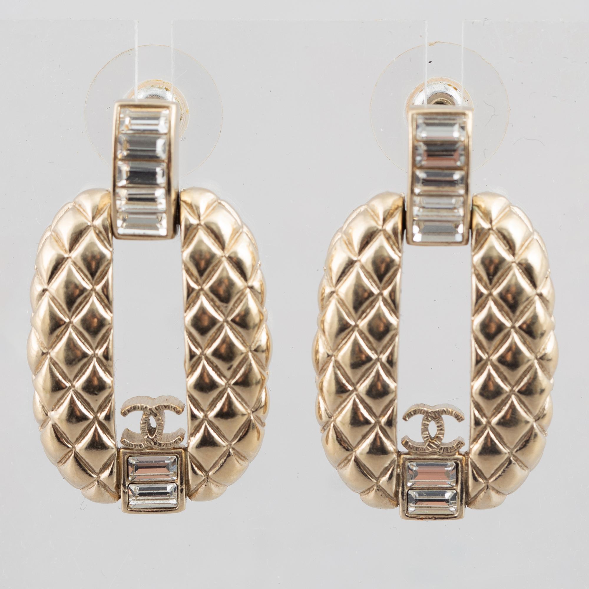 Chanel, a pair of earrings, 2018.