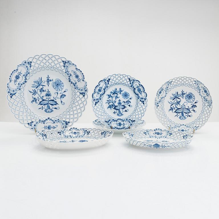 Servisdelar, 6 st, porslin, "Zwiebelmuster/Lökmönstret, Meissen, 1900-talets första hälft.