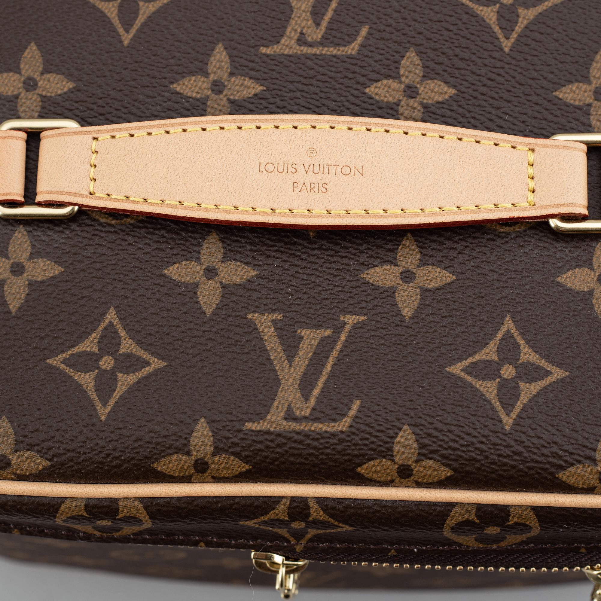 LOUIS VUITTON, a monogram canvas 'Nice BB' vanity case, 2017.