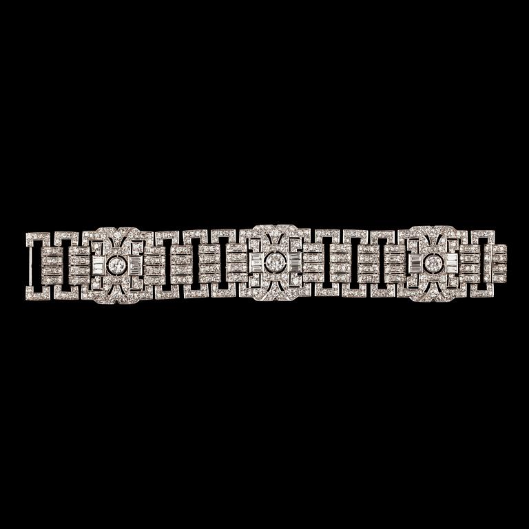 An Art Déco bracelet with old-cut and brilliant-cut diamonds total carat weight circa 18.00 cts.