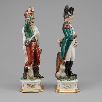 FIGURINER, ett par, porslin, 1900-talets första hälft.