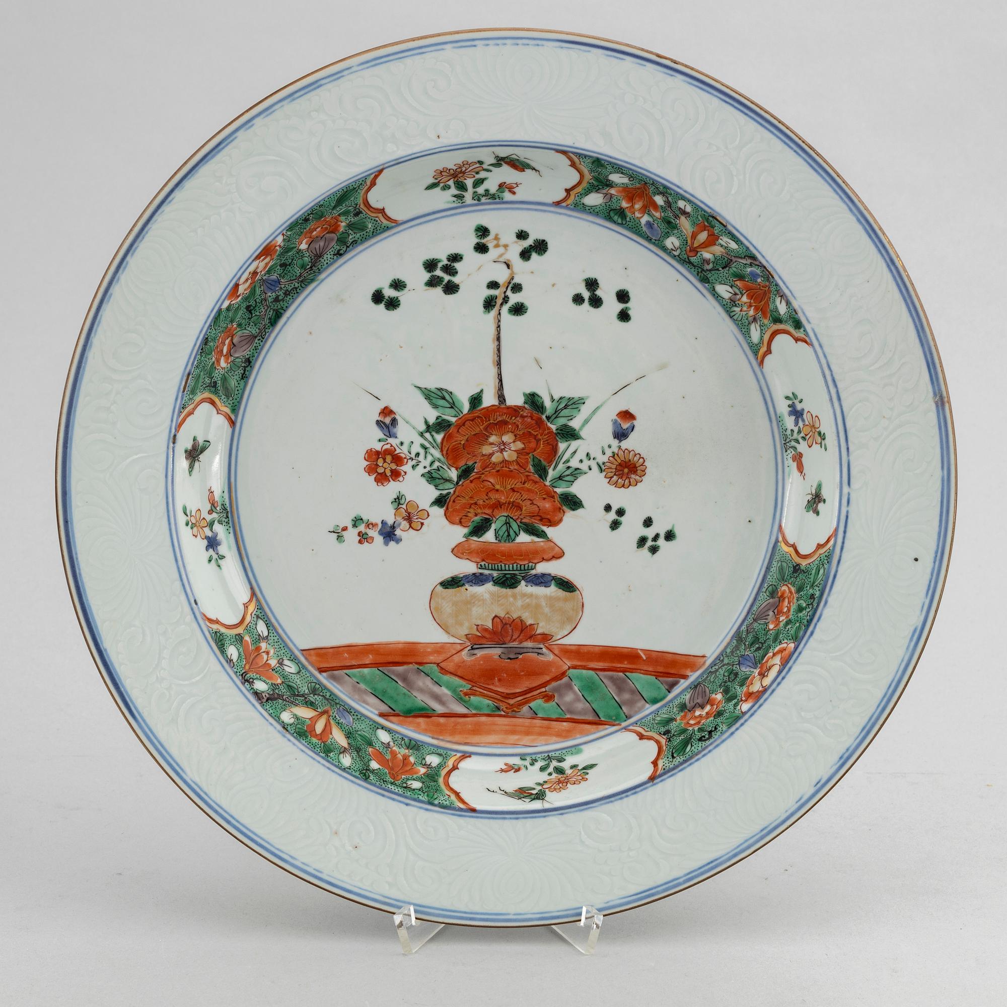 Skålfat, Kina, porslin, Qingdynastin, Kangxi (1622-1722).