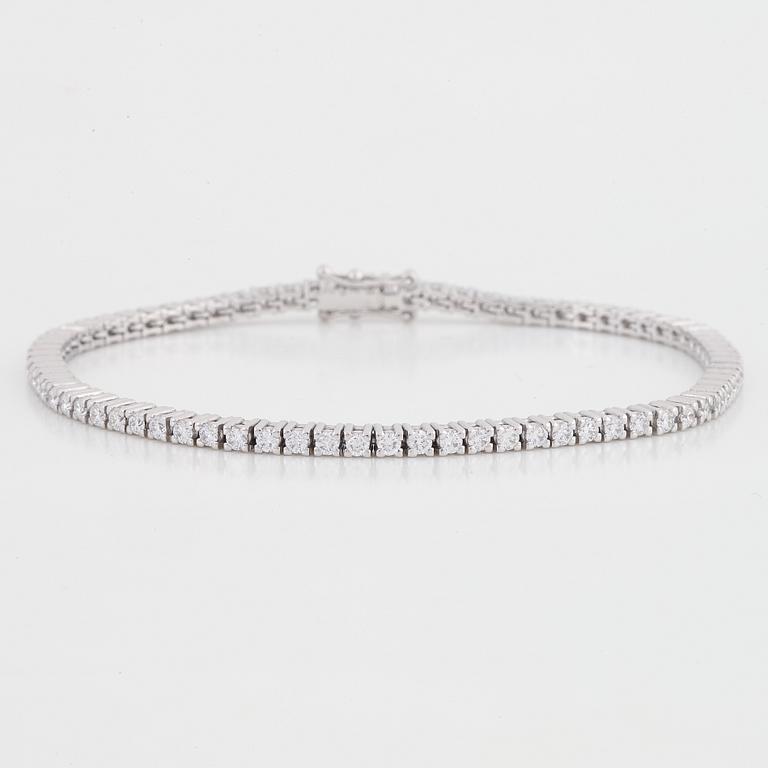 Brilliant-cut diamond tennis bracelet, with certificate HRD.