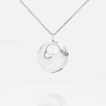 HÄNGE samt KEDJA, sterling silver, 'Hidden Hearts', V Torun Bulow-Hube för Georg Jensen, Danmark, 1997. Vikt ca 7,14 g.