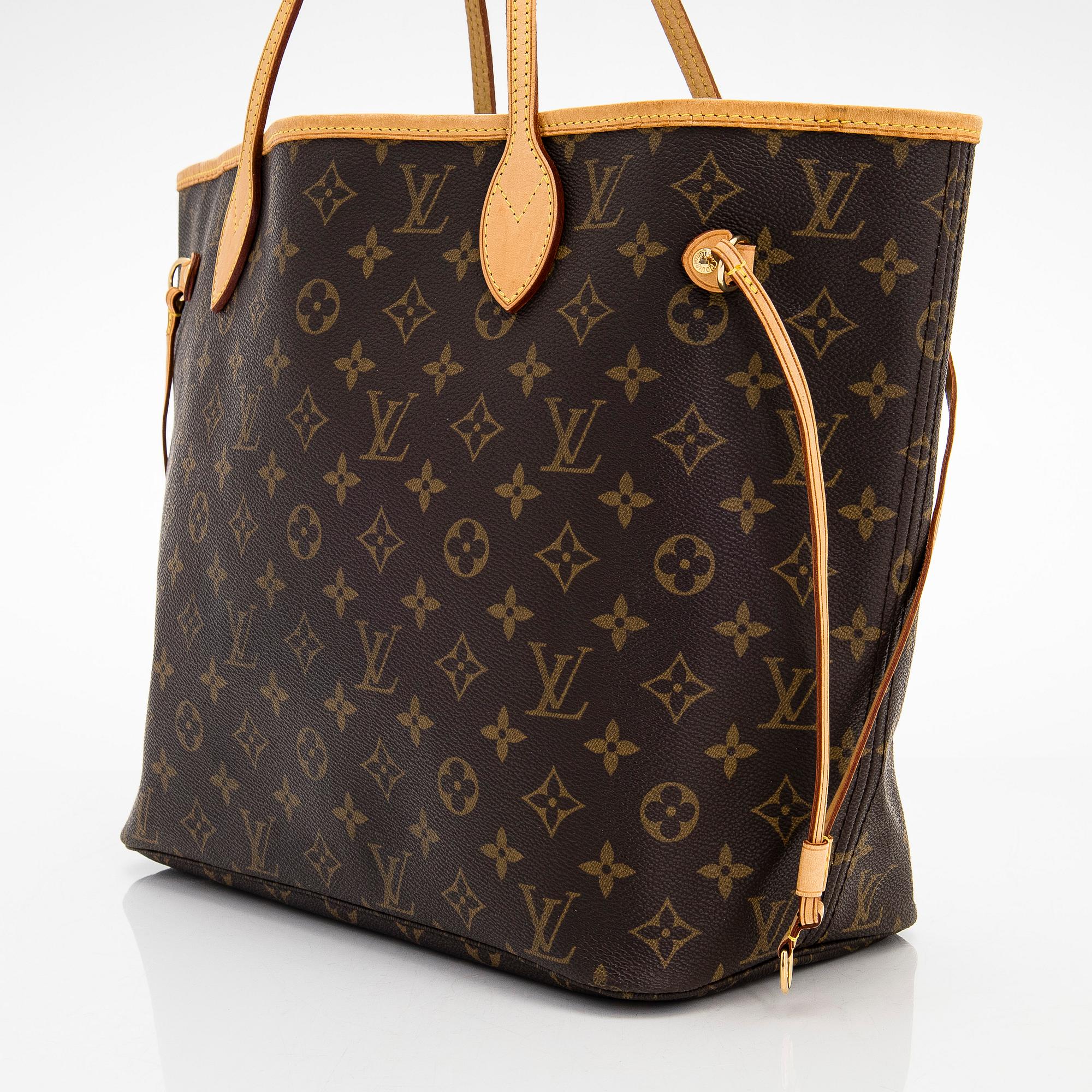 Louis Vuitton, a Monogram Canvas 'Neverfull MM' bag.