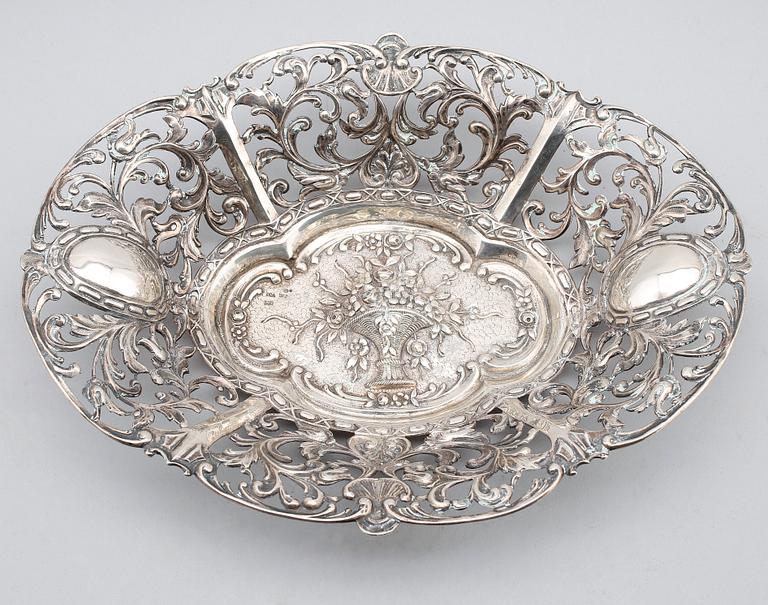 SKÅL, silver, svenska importstämplar, 1900-talets första hälft. Vikt ca 321 gram.