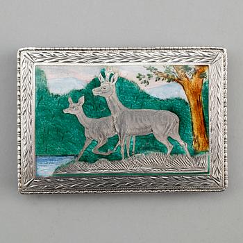 DOSA, silver och emalj, 1900-talets första hälft. Vikt ca 126 gram.
