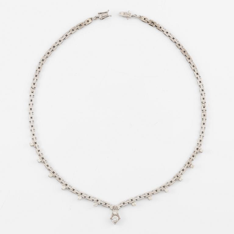 Necklace, 18K white gold set with brilliant-cut diamonds.