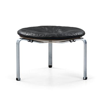 362. Poul Kjaerholm, a "PK-33" black leather stool, edition E Kold Christensen, Denmark.