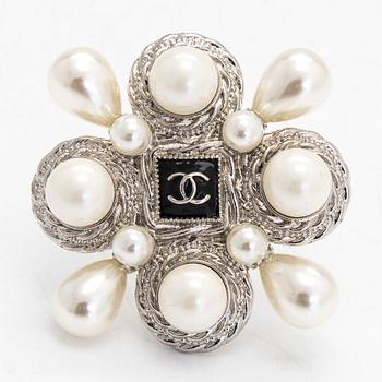 Chanel, brosch, 2012.