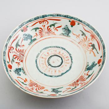 169. A iron red and green charger, Ming dynasty, Wanli (1573-1619).