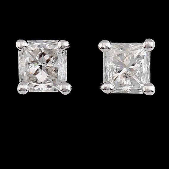 ÖRHÄNGEN, 1 par, 10 k vitguld, princesslipade diamanter tot ca 0.81 ct.