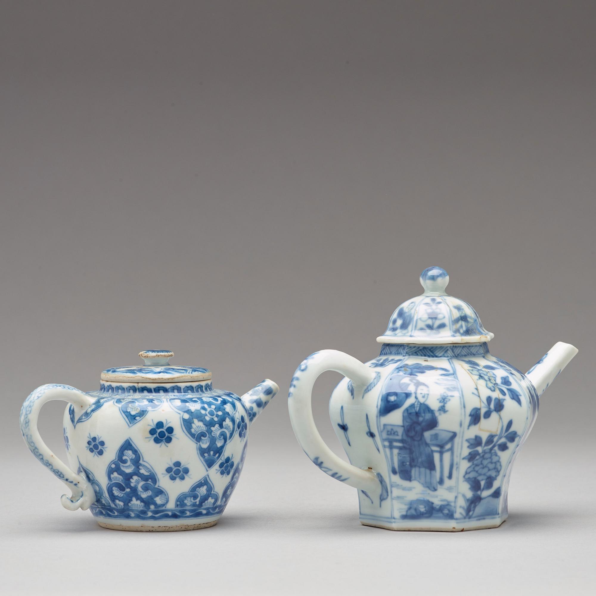Two blue and white teapots, Qing dynasty, Kangxi (1662-1722).