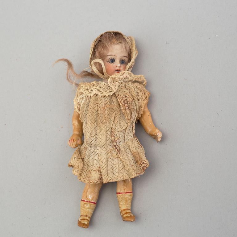 7 dolls, 18th/19th century.