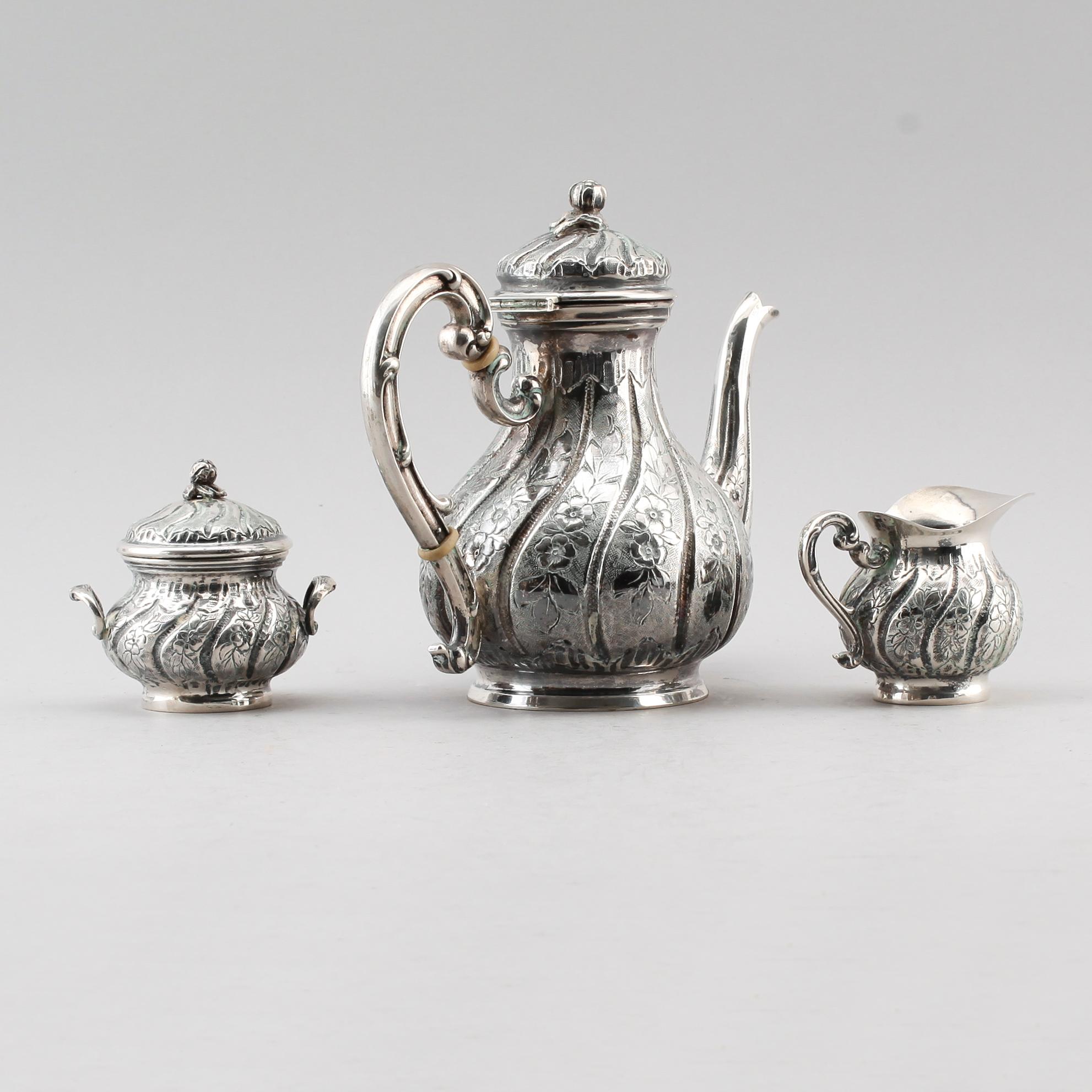 KAFFESERVIS, 3 delar, silver 835, svenska importstämplar. Vikt ca 811 g.