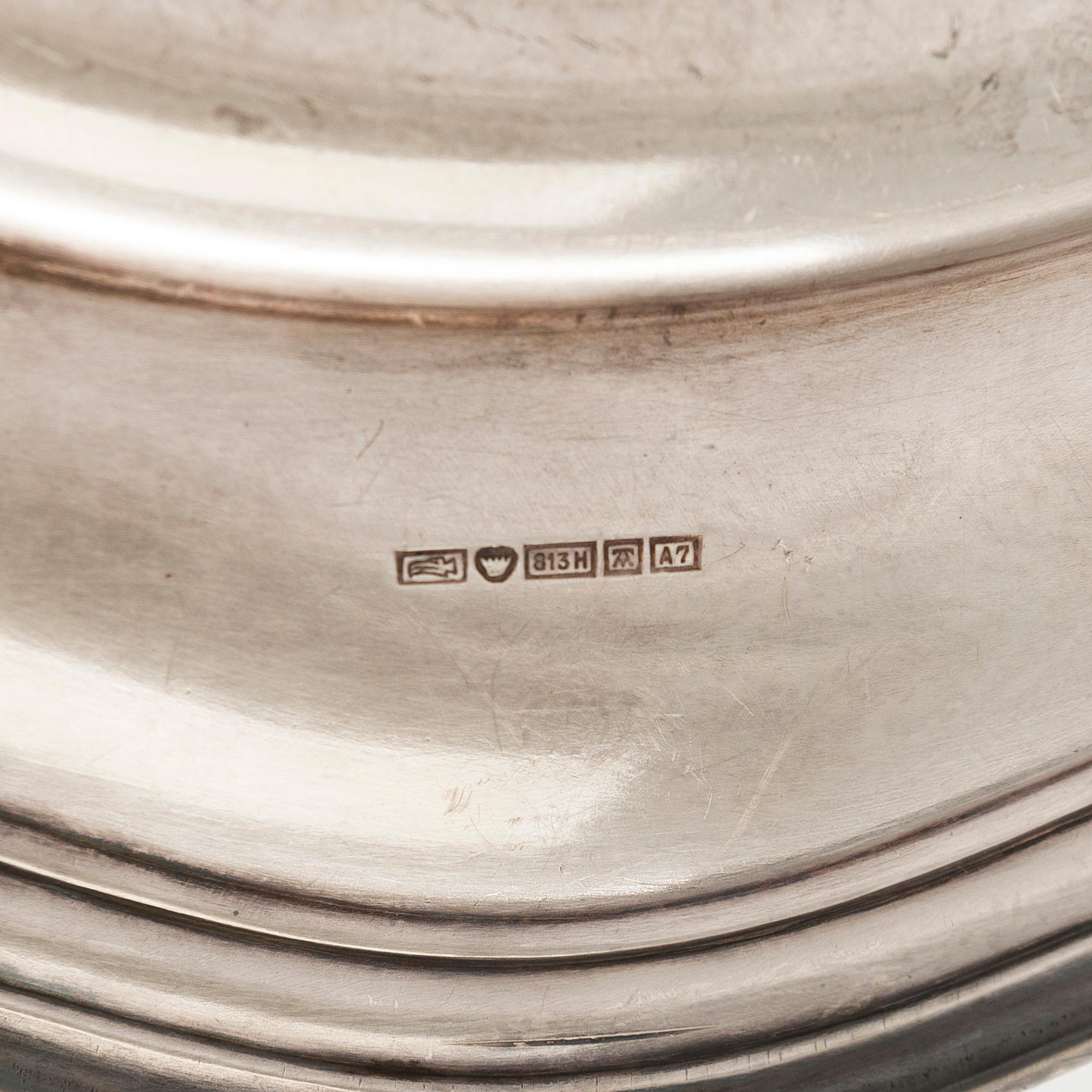 Tarjoiluvateja, 2 kpl, hopea, suomalaiset leimat 1929 ja 1954.