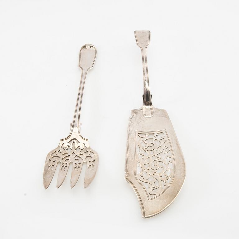 Charles Boyton, Fish serving utensils, 2 similar silver pieces, London 1846 and 1849.