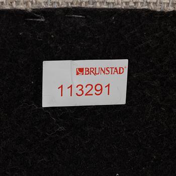 Fåtölj med fotpall, "Sting", Brunstad, Norge.