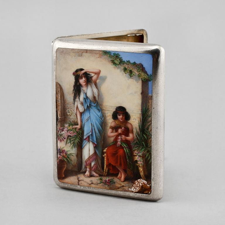 CIGARETTETUI, silver och emalj, 1900-tal. Vikt 150 g.