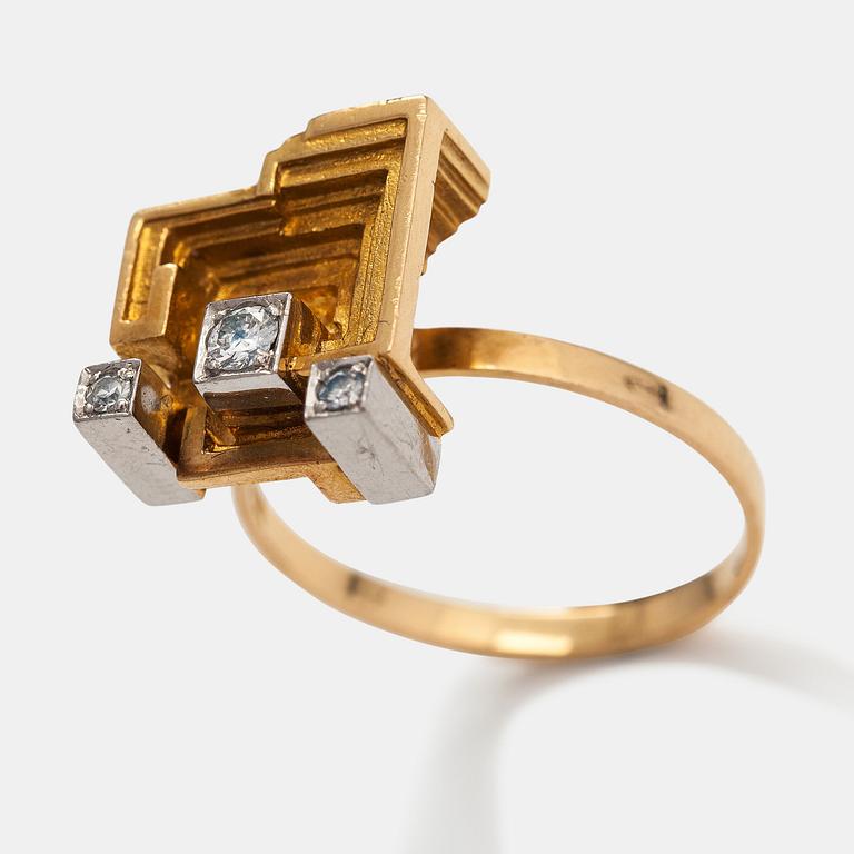 Björn Weckström, An 18K gold ring "Sun temple" with diamonds ca. 0.10 ct in total. Lapponia 1975.