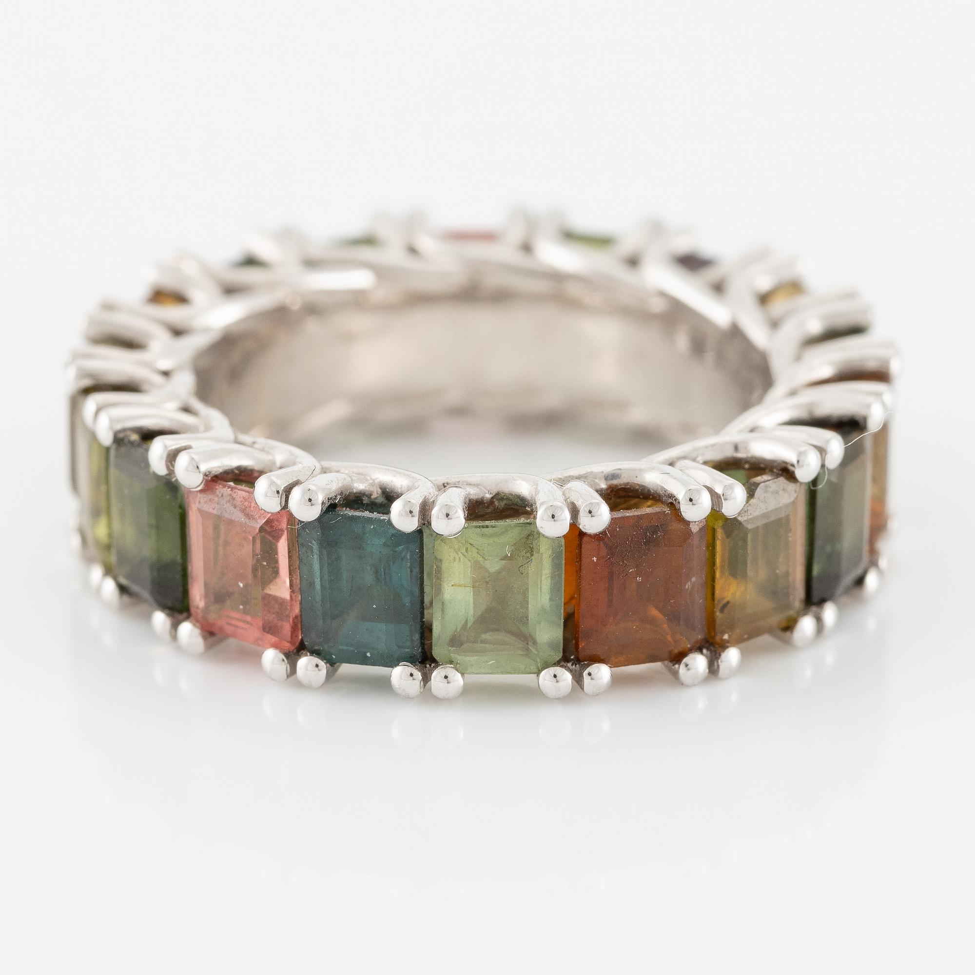 Ring 14K white gold with multi-coloured tourmalines.