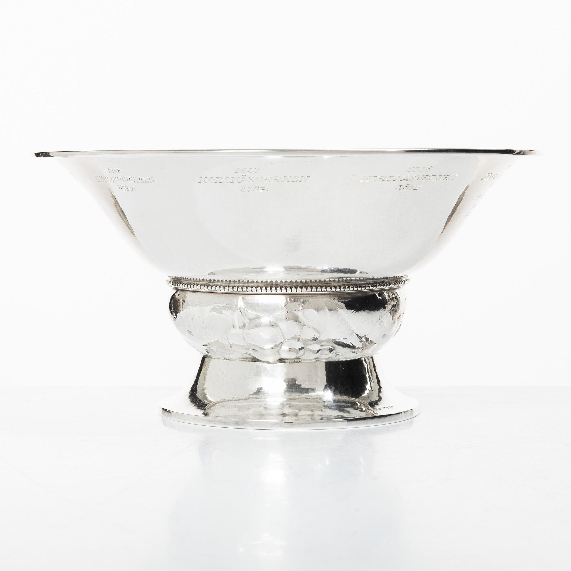 A Swedish silver bowl, mark of Edlunds Silverfabrik, Stockholm 1924.