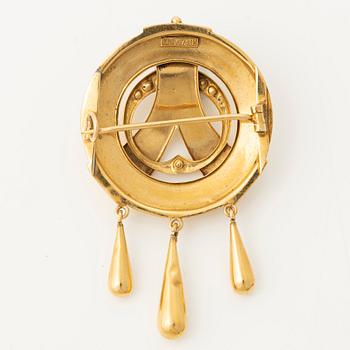 18K gold brooch with small pearls.