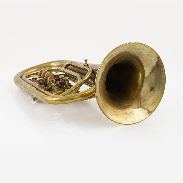 A brass Horn, early 20th Century.