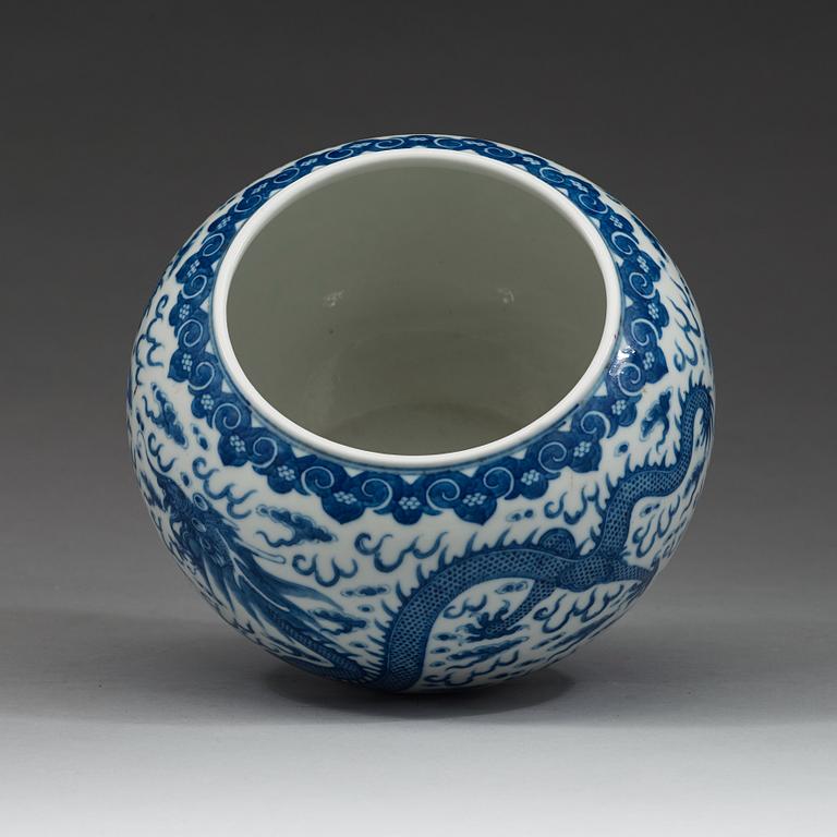 A blue and white dragon jar, Qing dynasty with Qianlong mark.