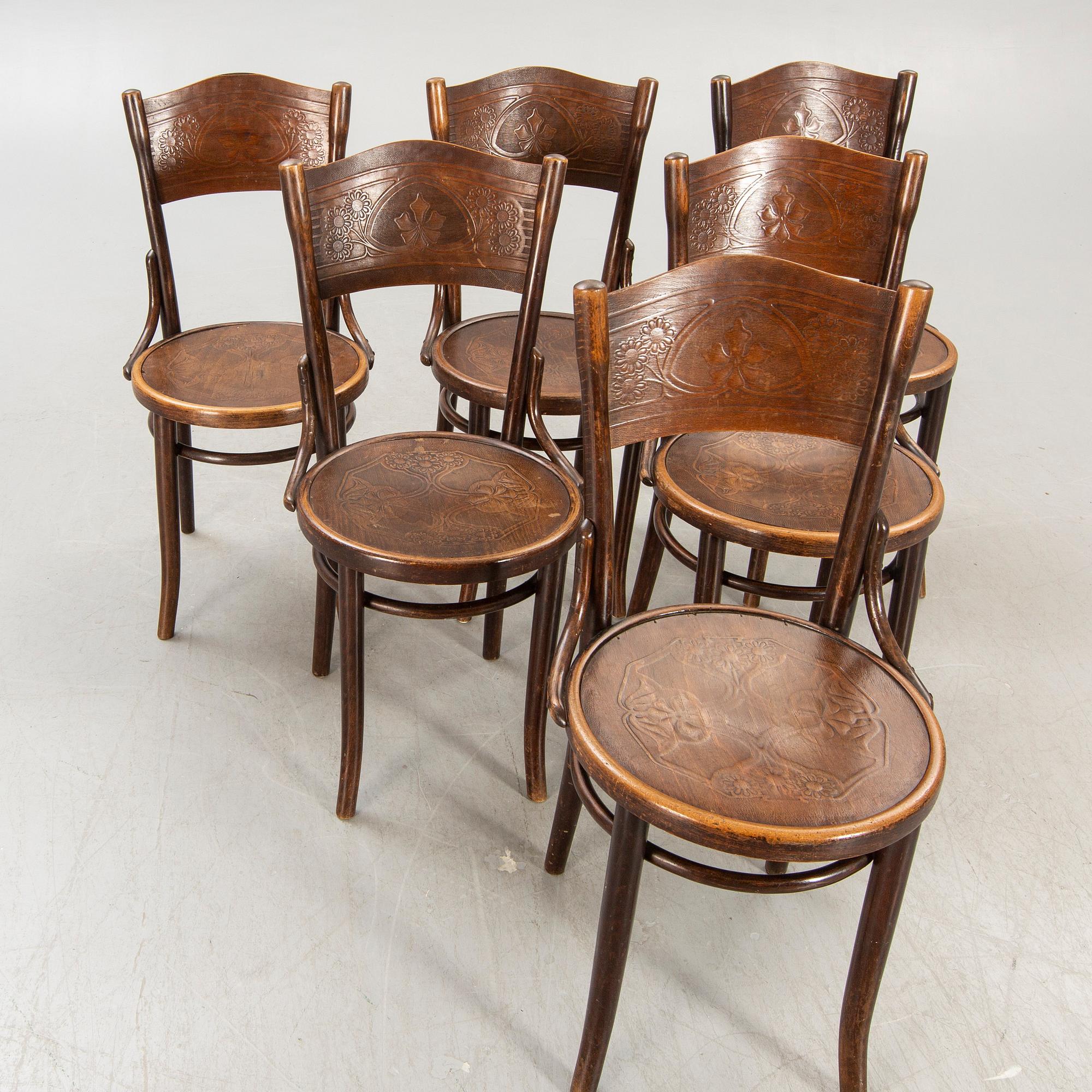 A set of six Thonet chairs first half of the 20th century.