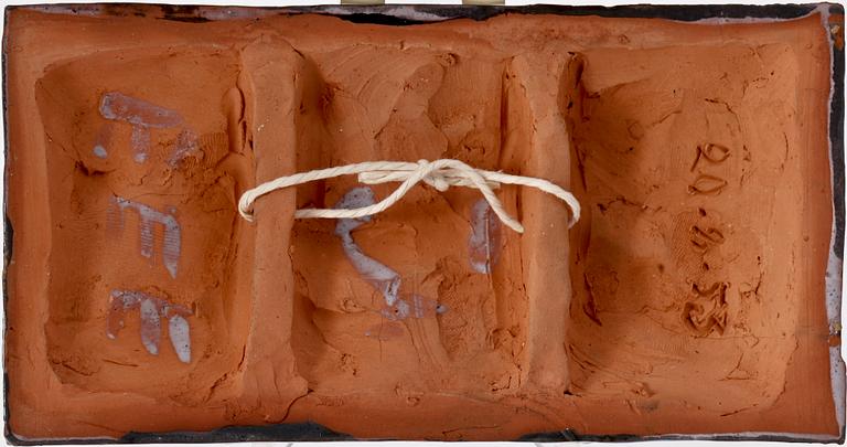 ELIS ERIKSSON, relief, keramik. Sign EEE o dat -53 a tergo.