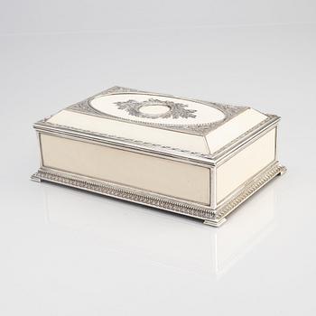 A rare silver enamel casket Moscow, W.A. Bolin, Moscow 1912–1917.