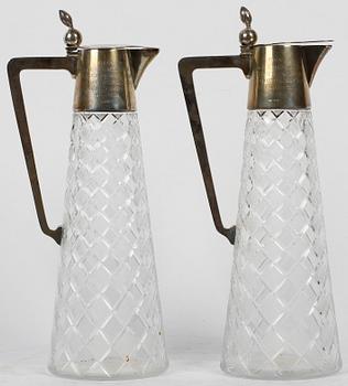 VINKANNOR, ett par, glas, silver, Samuel Pettersson, Linköping 1912.