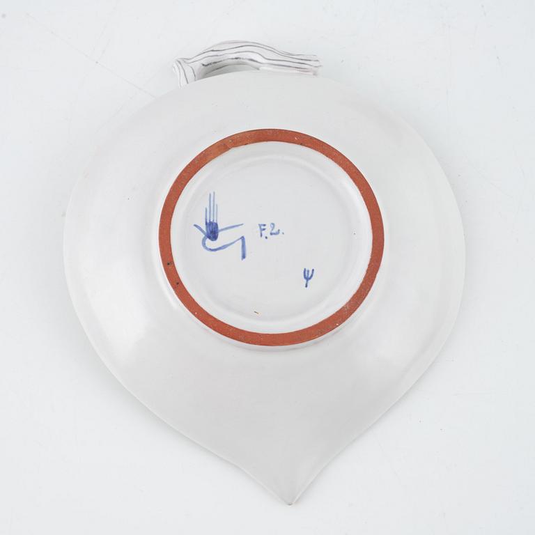 Stig Lindberg, five earthenware dishes and a bowl, Gustavsberg Studio, Sweden.