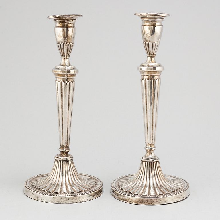 Hayes & Co. A pair of silver candlesticks. Birmingham 1912.